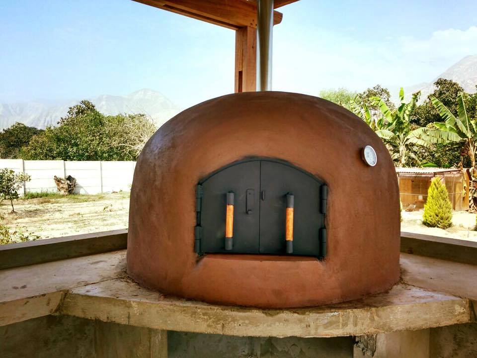 horno de barro modelo rustico color rojo