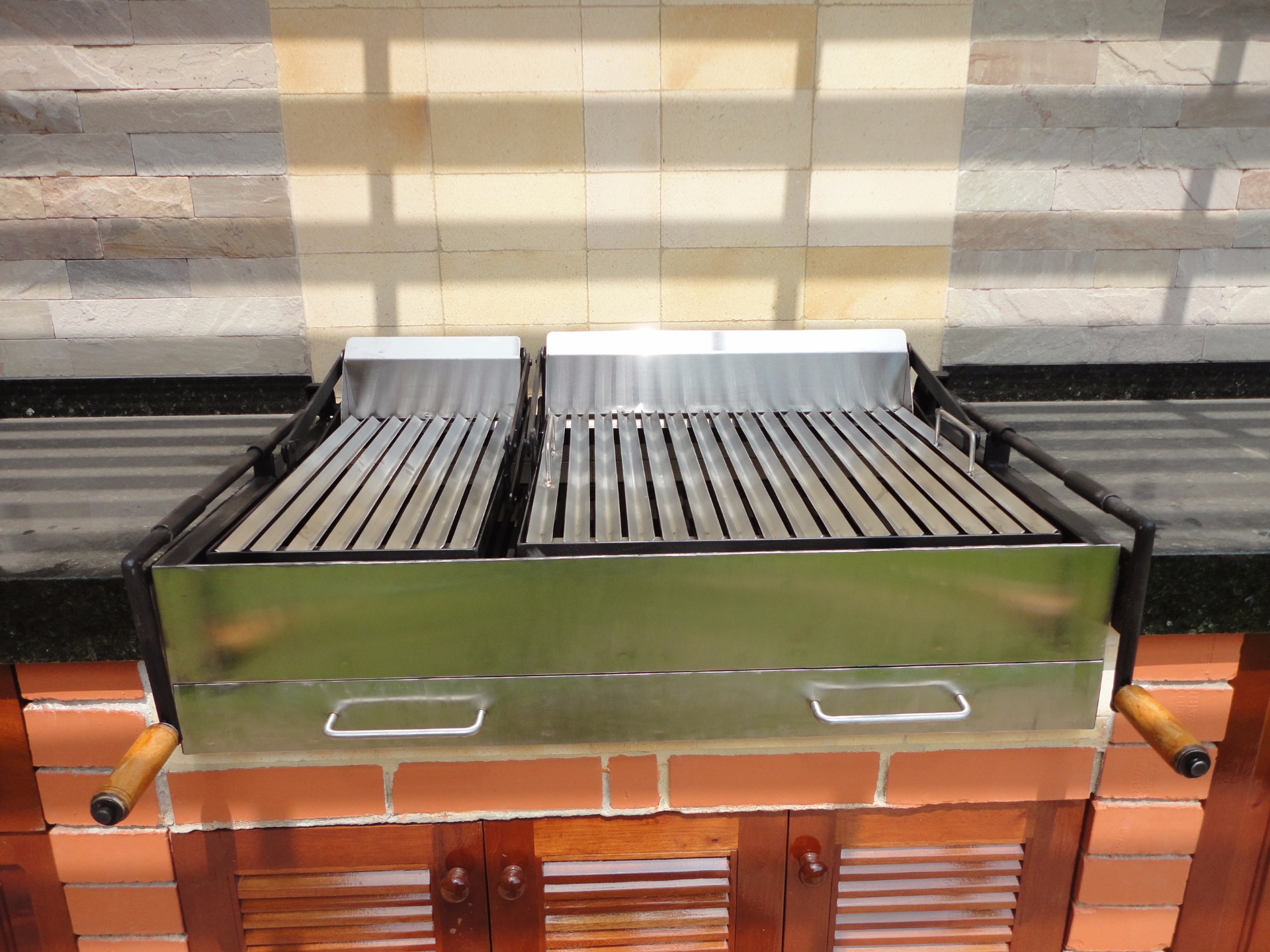 parrilla trabajado en acero inoxidable